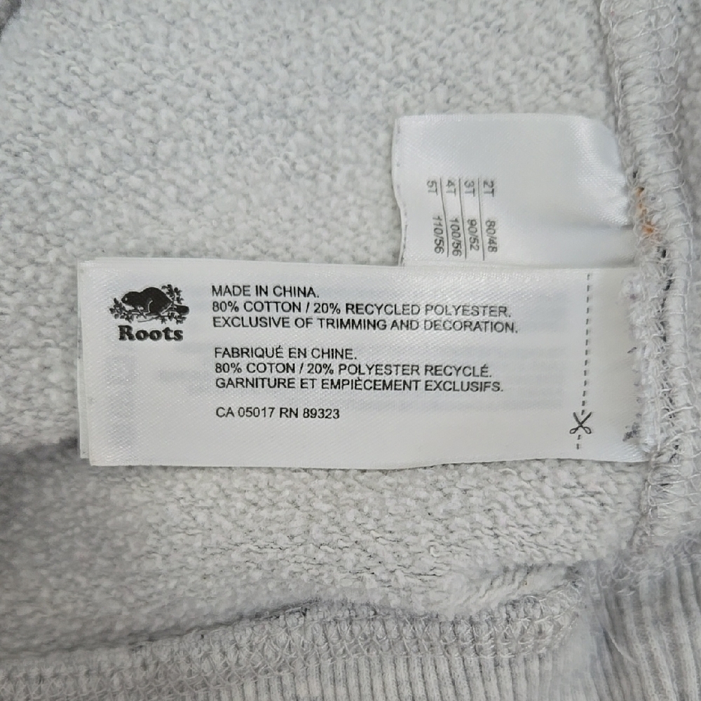🇨🇦 Roots Kids Gray Cartoon Beaver Winter Sweatshirt, Size T3 ~ EUC - Picture 7 of 8